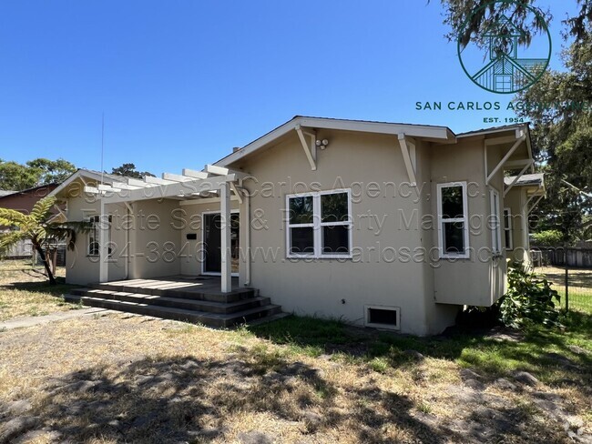 Building Photo - Two Bedroom Home Adjacent to Asilomar