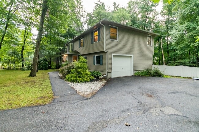 Photo - 13 Westwood St