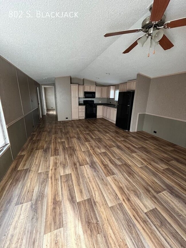 Building Photo - 802 S. Blackjack-