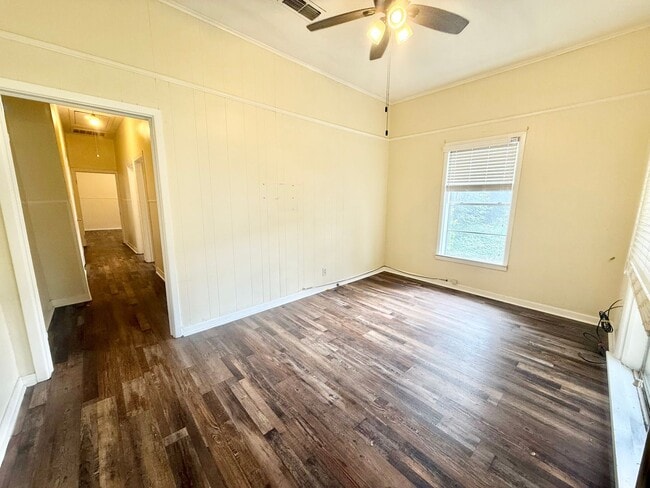 Photo - 3 bed/1 bath Duplex