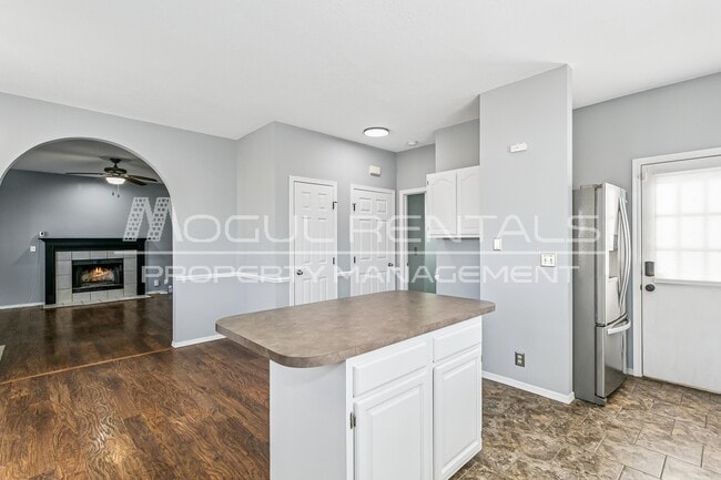 Photo - 9411 E Carson St