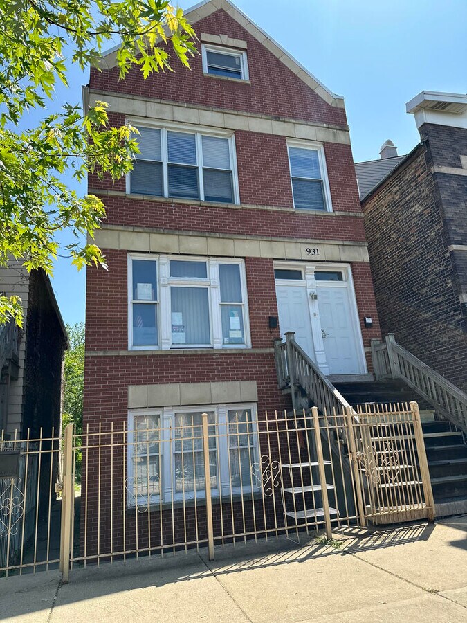 Photo - 931 W 32nd St House