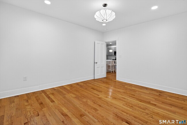 Photo - 52 Edwards St Unit #1