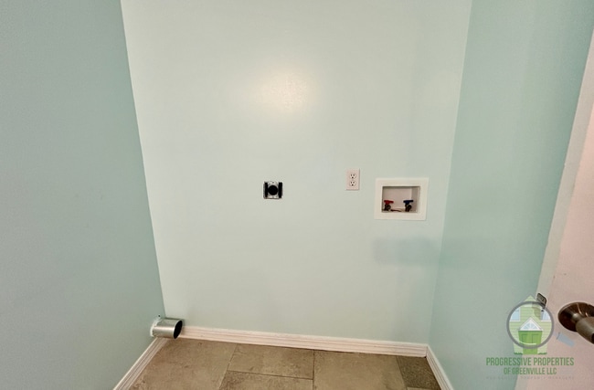 8 Hallcox St