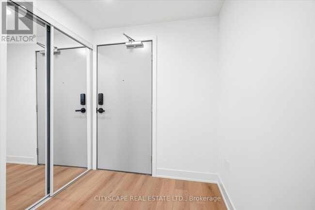 Photo - 758 Dovercourt Rd Unit 701