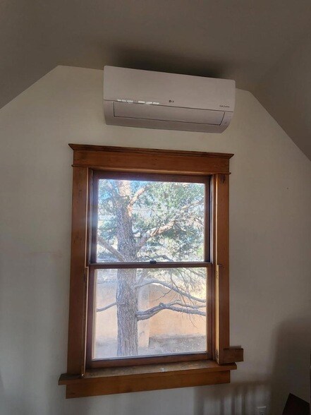 Photo - 820 Arno St SE