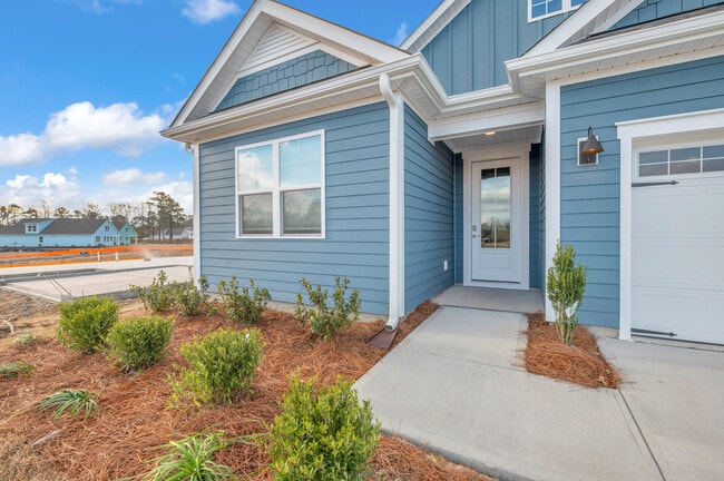 Photo - 514 Silky Oak Dr SE