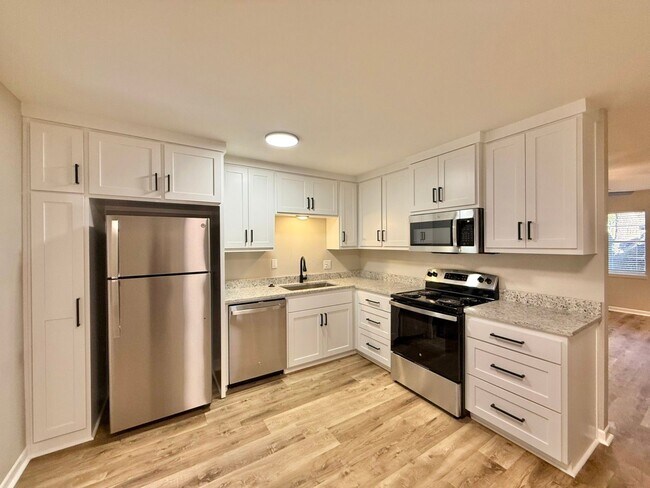 Photo - Newly Renovated Duplex for Rent!