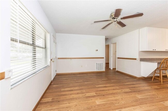 Photo - 301 Curry St