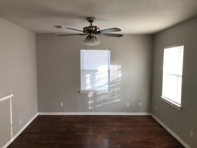 Photo - 603 Avenue B