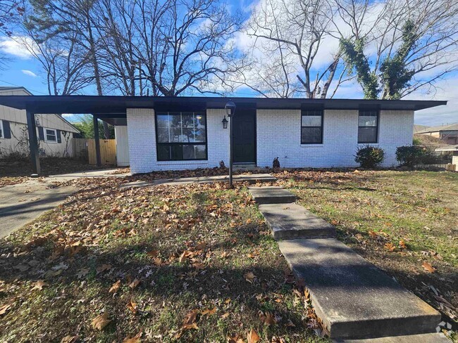 Building Photo - 14 White Oak Cir Rental