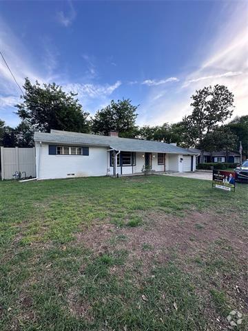 Building Photo - 5208 W Mockingbird Ln Rental