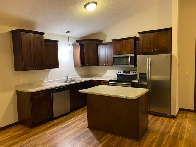 Photo - 1906 6th Ln SE