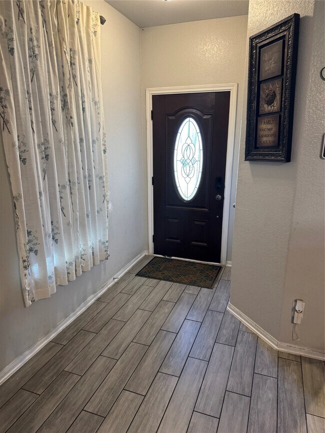 Photo - 8814 Alpine Wood Wy