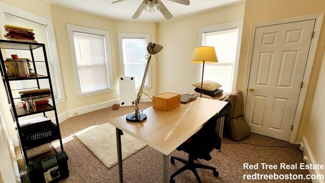 Photo - 11 Holton St