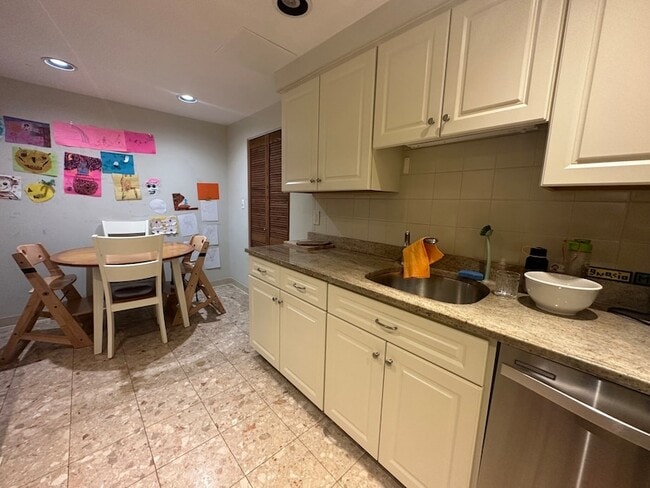 30 Parkman St Unit 4