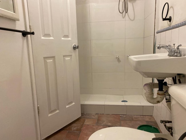 Photo - 25-30-30 43rd St