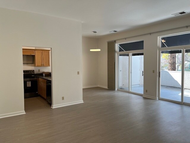 Photo - 652 N Santa Cruz Ave Apartamentos Unidad C