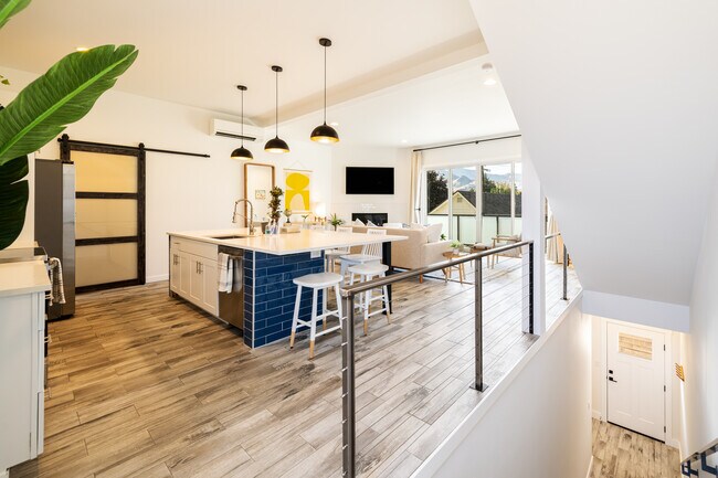 Photo - 823 Orondo Ave