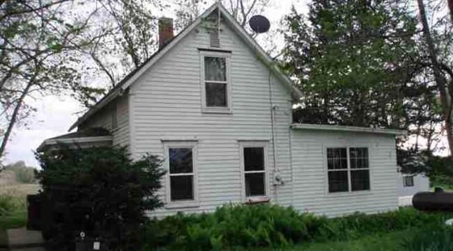 Building Photo - 200 Railroad Cir Rental