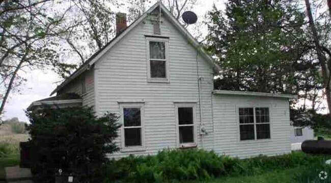 Building Photo - 200 Railroad Cir Rental