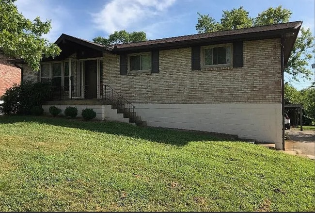 Building Photo - Nice ranch on basement in Charlotte Park