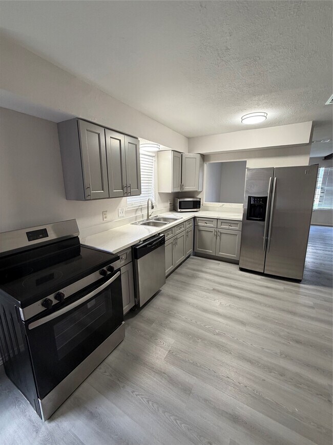 Photo - 6618 McCullum Rd