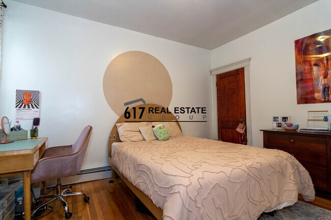 Photo - 157 Thorndike St Unit 1