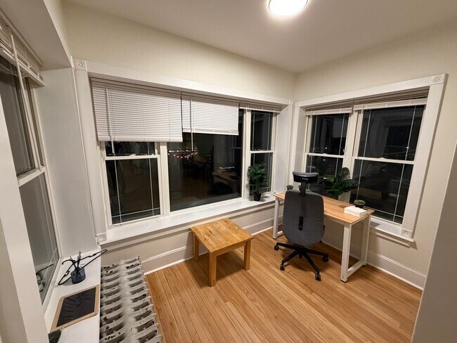 Photo - 3349 W Eastwood Ave Unit 2