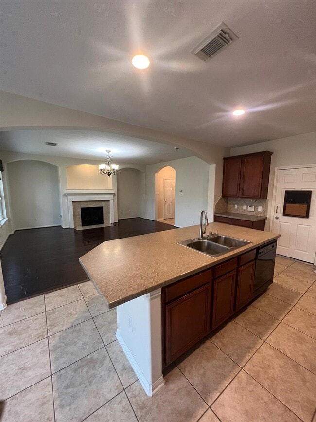 Photo - 43 Nestlewood Pl