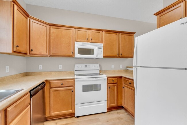 Photo - 3 Bedroom 2.5 Bathroom Townhome in Cypress Point - Richmond Hill