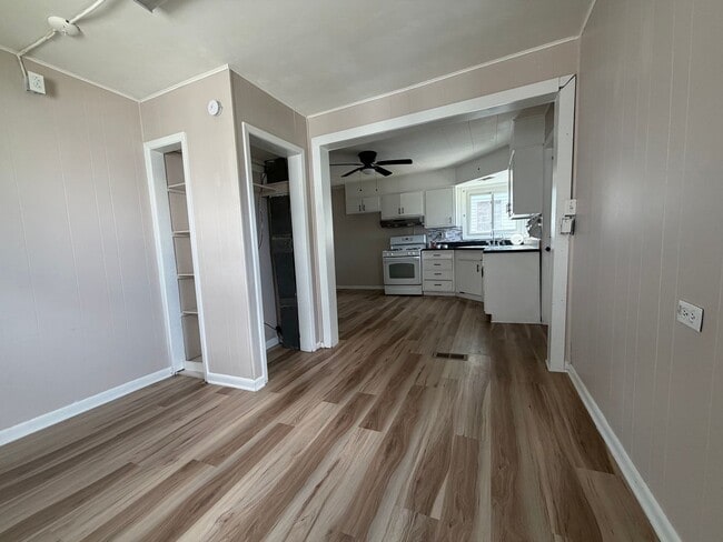 Photo - 3644 W 47th St