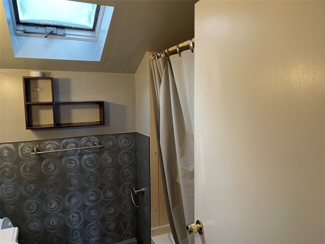 Photo - 504 Torrance Ave