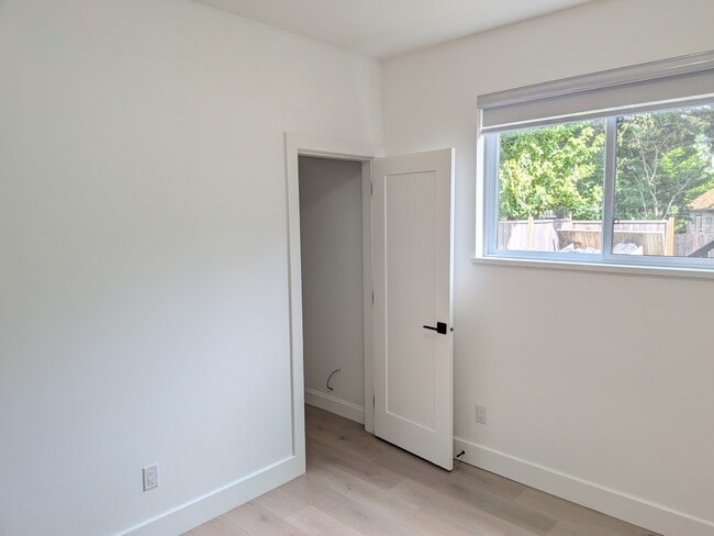 Photo - 419 5th Ave