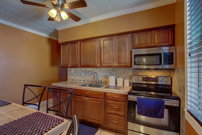 Photo - 533 Ruby St