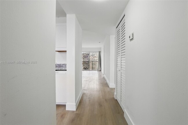 Photo - 8540 N Sherman Cir Unit 408