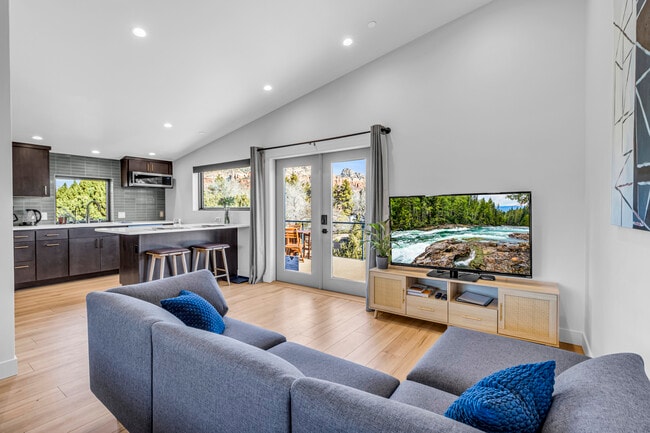 Building Photo - 12 El Camino Grande Unit A