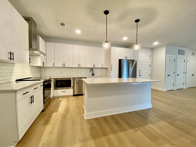Photo - Stylish 3 Bedrooms 2 Bathrooms with Top-Tier Amenities Condo in East Austin!!!