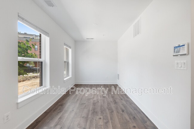 Photo - 14 Mural Walk NE