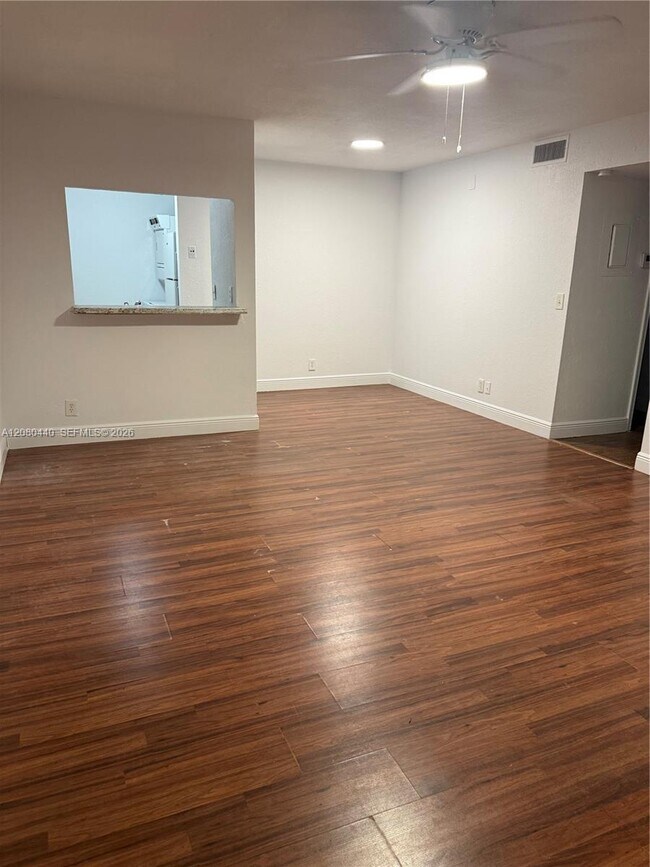 838 Twin Lakes Dr Unit 19-E