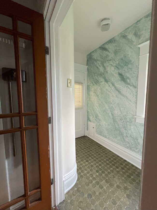 Photo - 241 Marquette St