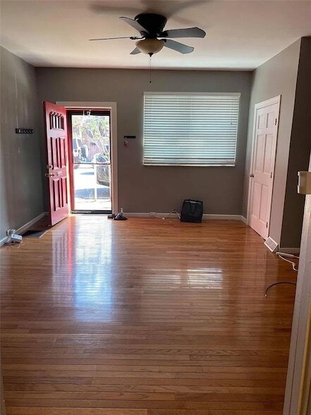 Photo - 1709 Sarah St