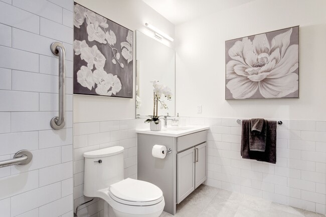 Photo - 35th Street Residences