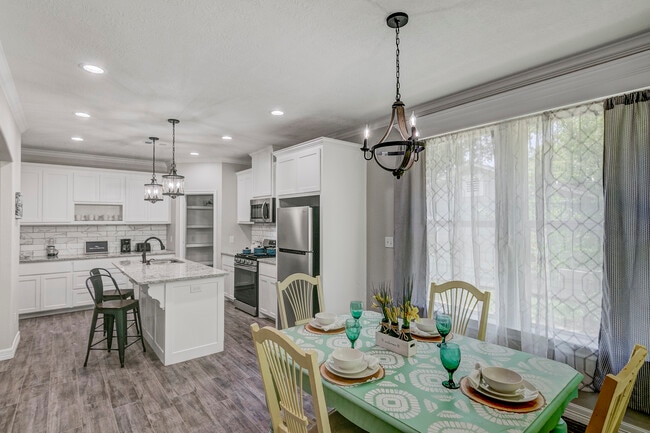 Photo - 9150 Josey St