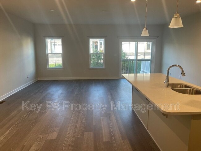 Photo - 205 Hibiscus Way