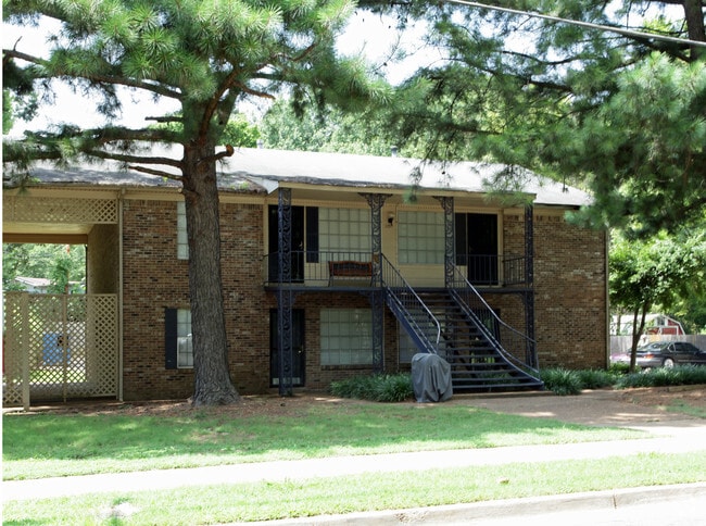 Photo - Raleigh Pines Apartments