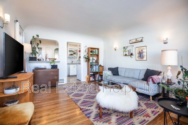 Photo - 2009 S 1500 E