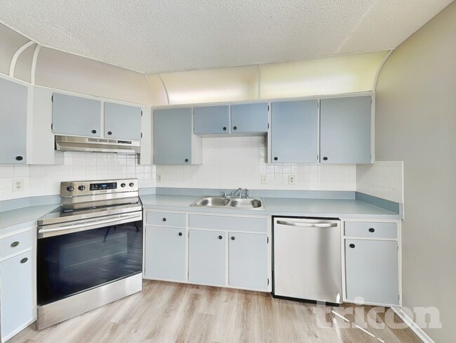 Photo - 1203 70th Dr E