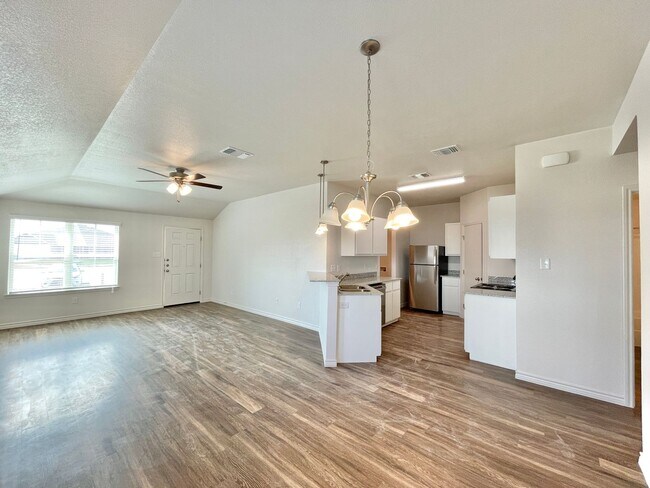 Photo - 1704 Castroville Trl