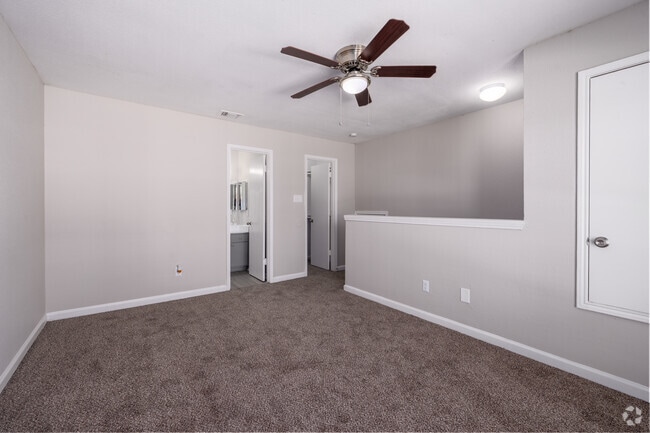2BR, 2BA - 1,032SF - Bedroom